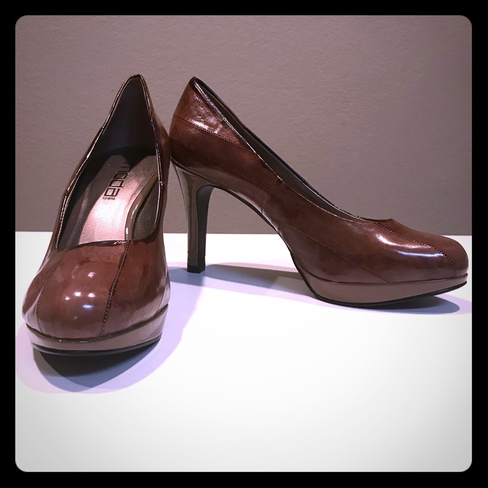Size 9 Moda Spana Brown platform pumps